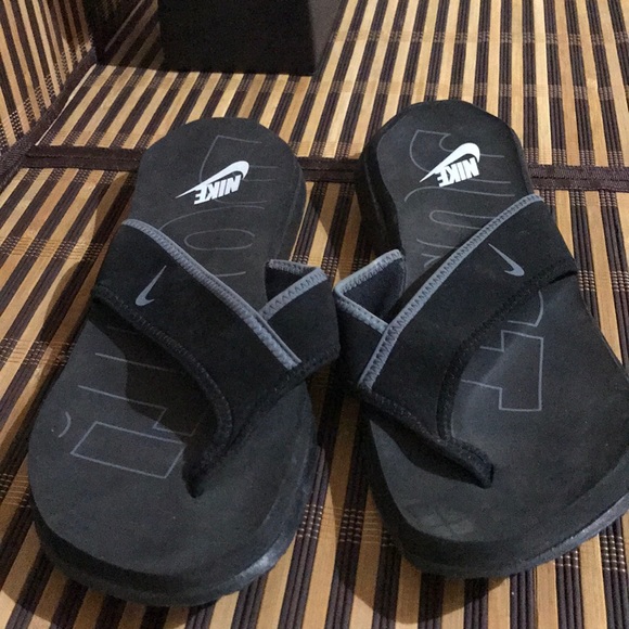 nike mens celso